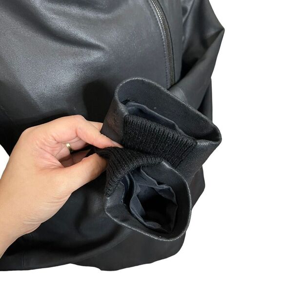 Welcome to my closet! - Picture 13 of 14